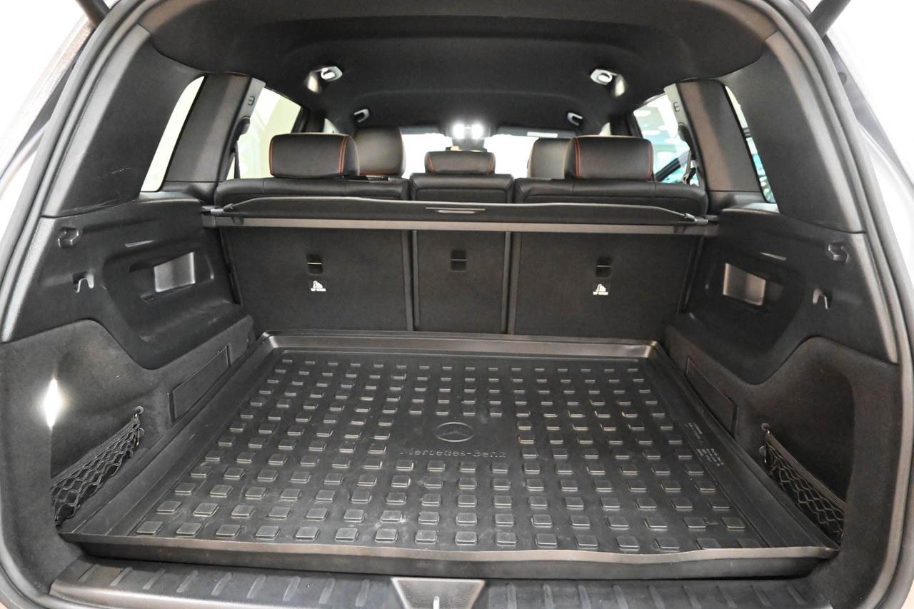 MERCEDES GLB (X247) GLB 200 d Automati...