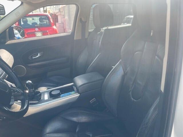 Land Rover Range Evoque 2.2 TD4 5p. Pure
