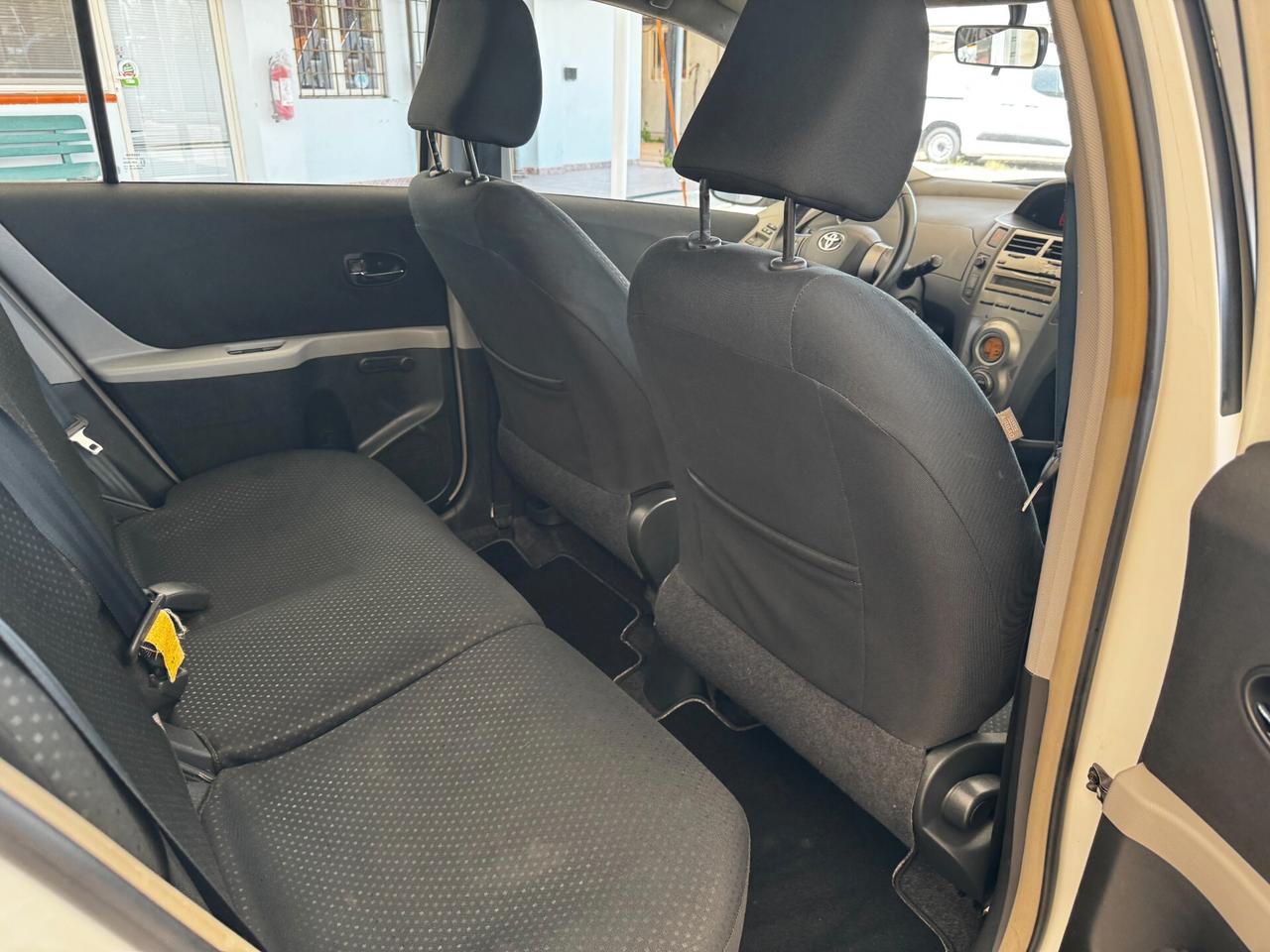 Toyota Yaris 1.0 5 porte Sol 69 Cv