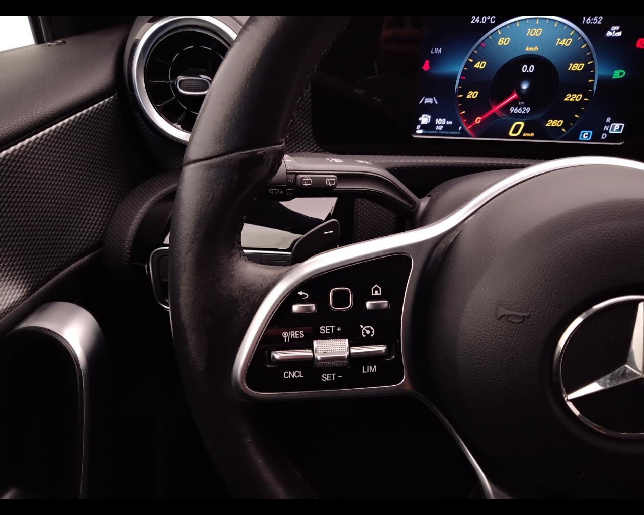 Mercedes-Benz Classe A - W177 2018 - A 180 d Sport auto