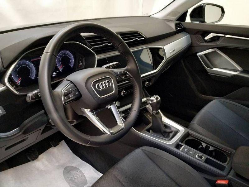 Audi Q3 35 1.5 tfsi Business Advanced