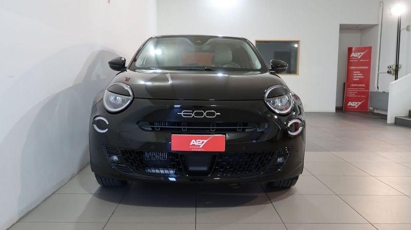 FIAT 600 600 1.2 hybrid La Prima 110cv auto