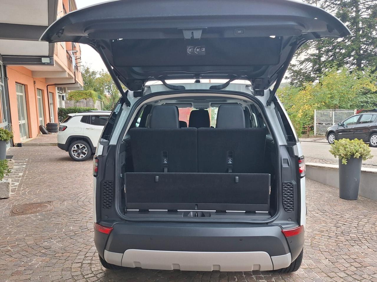 Land Rover Discovery 2.0 SD4 240 CV HSE Luxury-7 posti