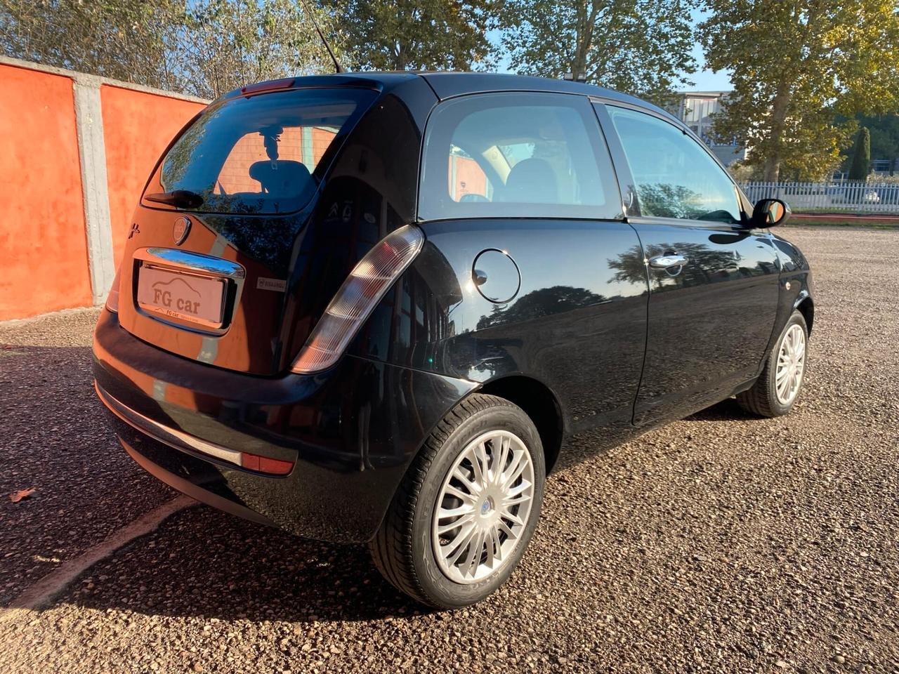 Lancia Ypsilon 1.2 Argento 60Cv NEOPATENTATI