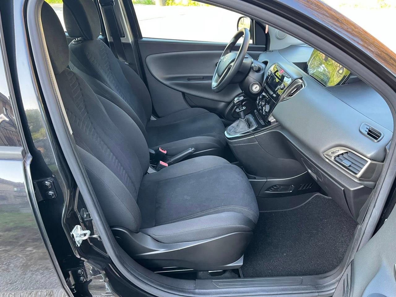 Lancia Ypsilon 1.2 BENZINA 69CV 5 porte Gold