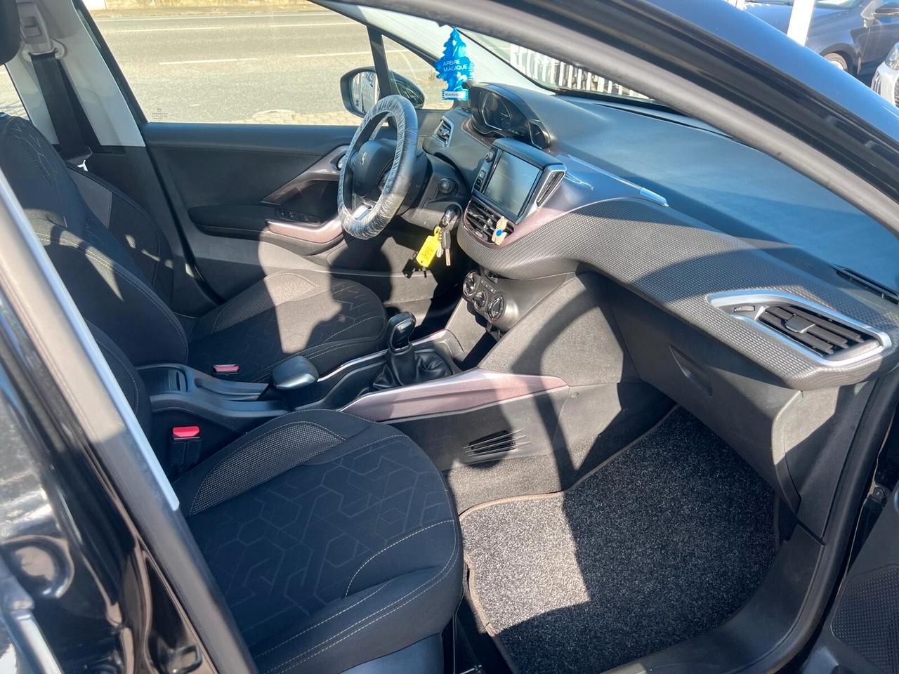 Peugeot 2008 1.2 VTi 82CV Allure