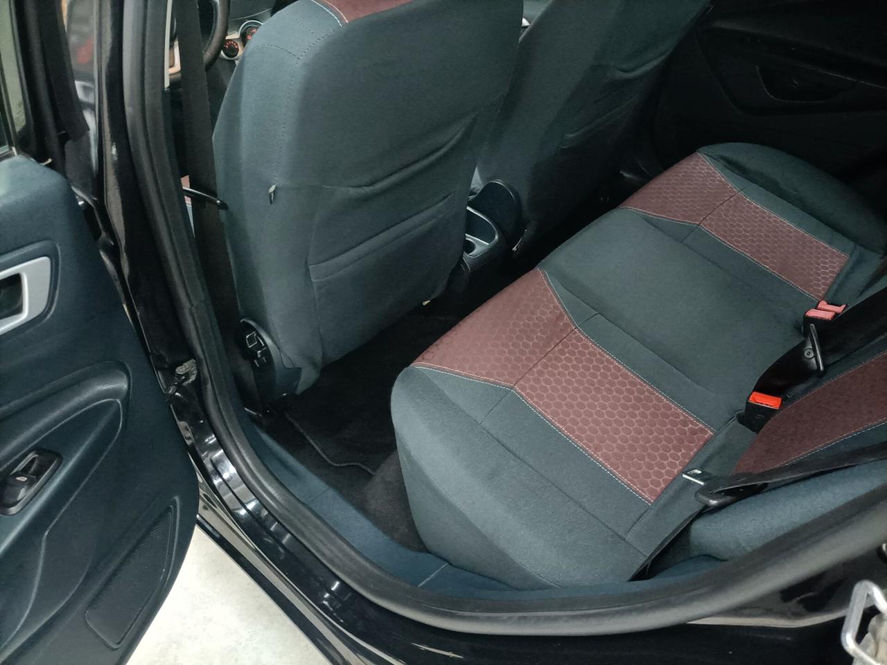 Ford Fiesta 1.4 TDCi 70CV 5 porte Titanium 11/2011