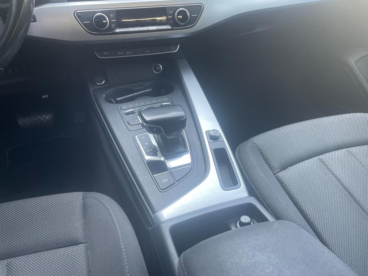 Audi A4 2.0 TDI 150 CV ultra Sport