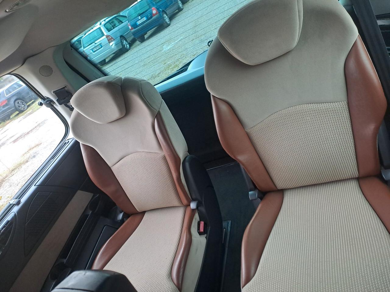 Peugeot 807 2.0 HDi FAP ST Mix