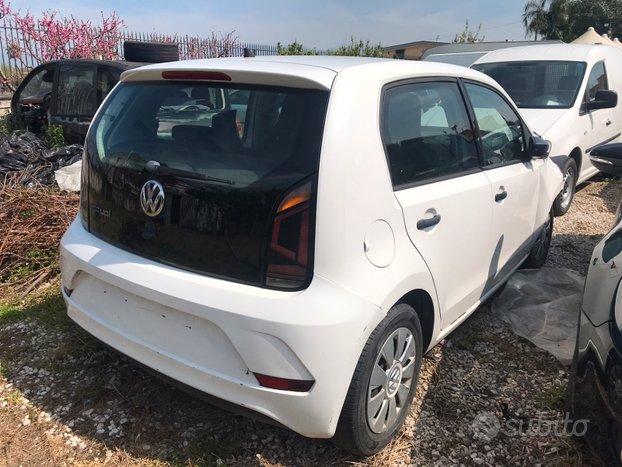 Vw Up 1.0 bfuel benz/ metano Incidentata