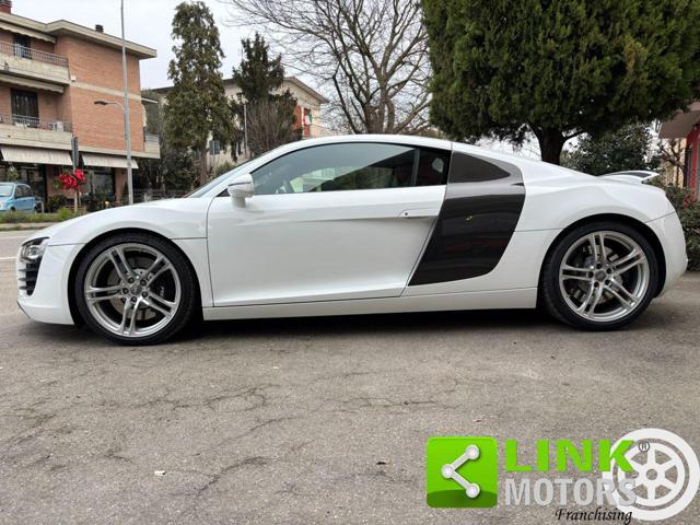 AUDI R8 4.2 V8 FSI quattro R tronic