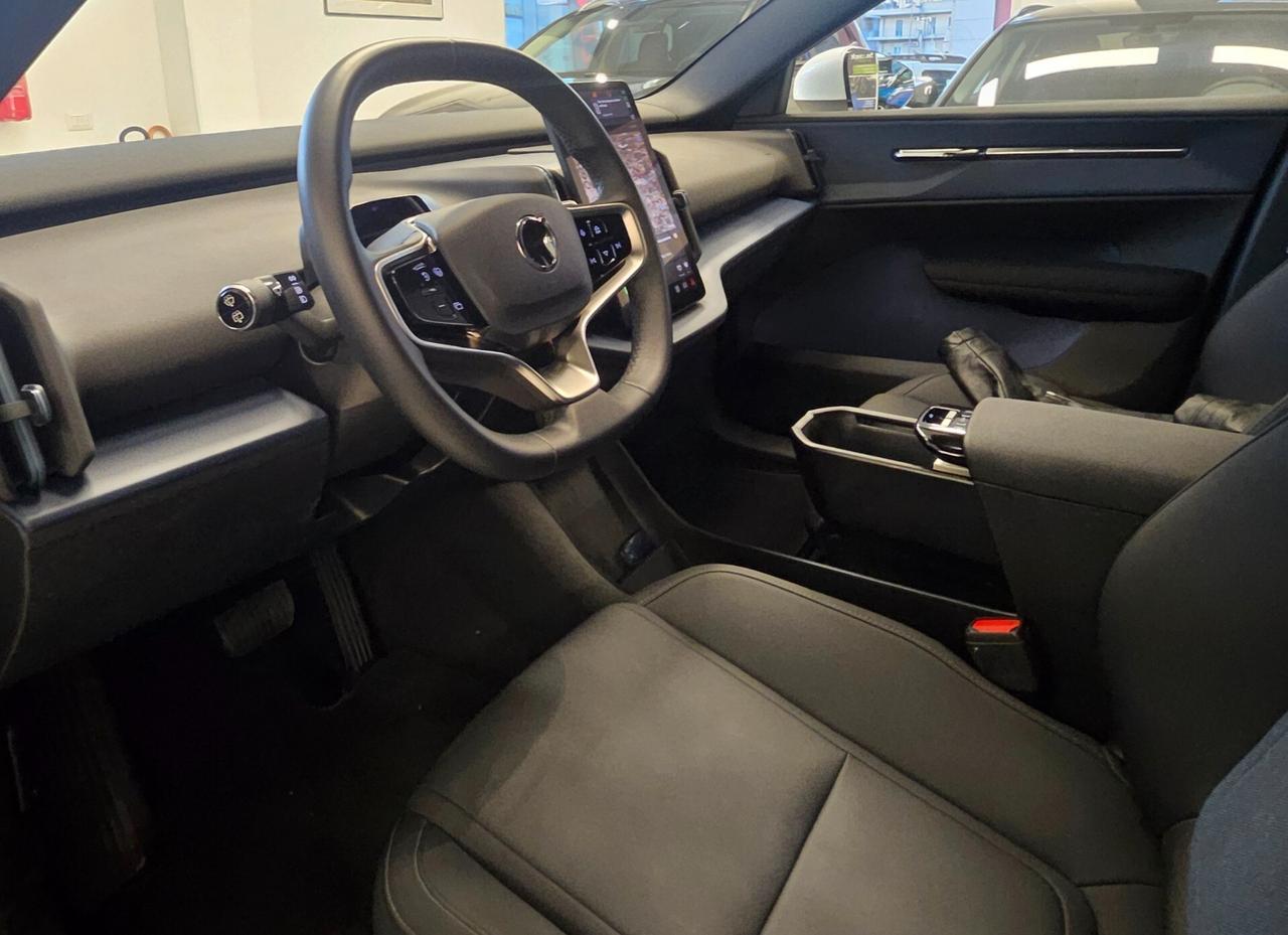 Volvo EX30 Single Motor Extended Range RWD Core