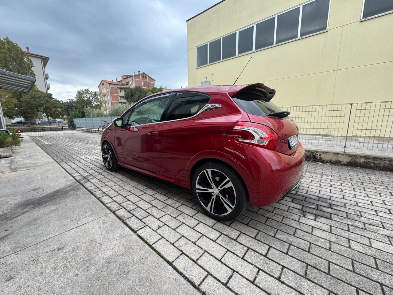 Peugeot 208 1.6 THP 200 CV 3 porte GTi