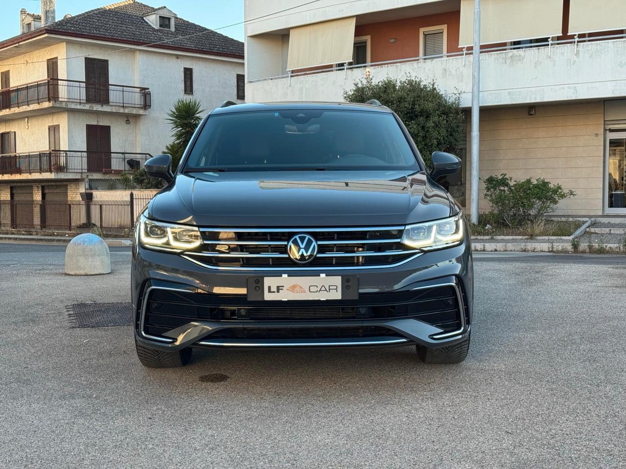 Volkswagen Tiguan 2.0 TDI 200 cv SCR DSG 4MOTION R-Line