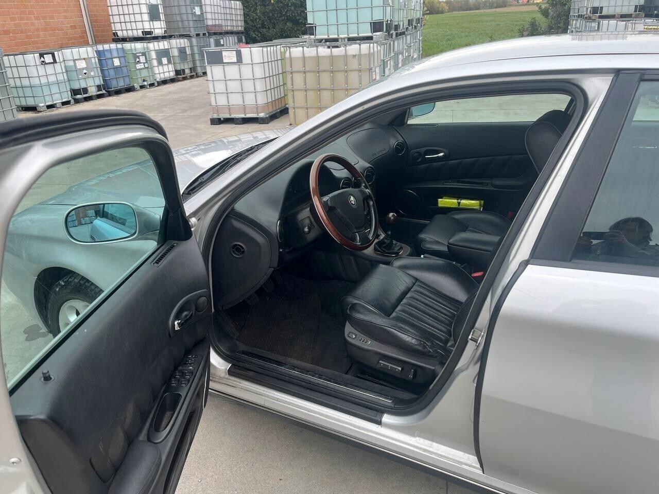 Alfa Romeo 166 2.4 JTD Distinctive