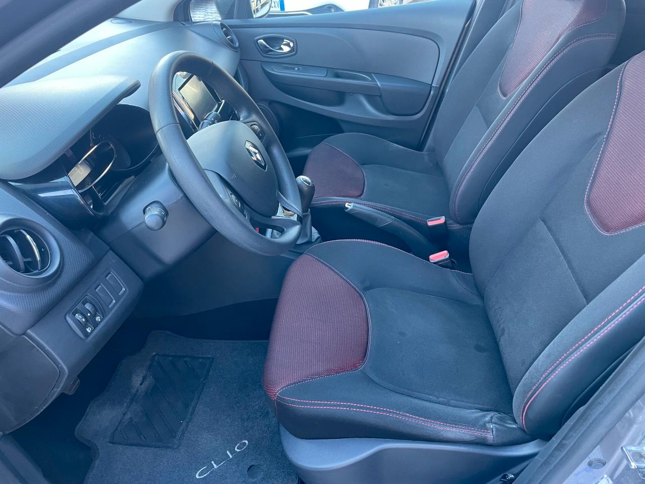 Renault Clio 1.2 75CV 5 porte Costume National +NAVI NEOPATENTATI