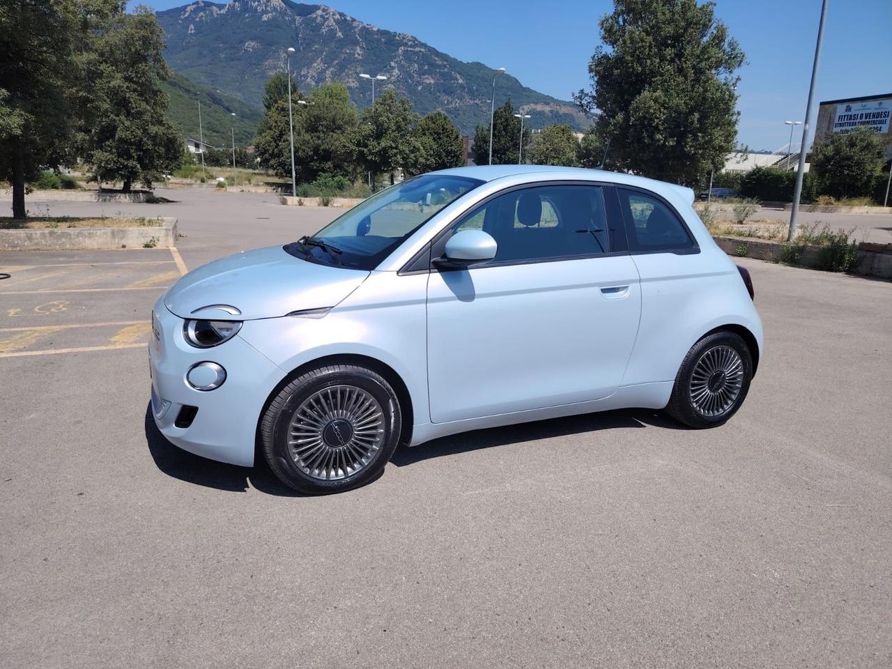 Fiat 500 500e Berlina 42 kWh Passion