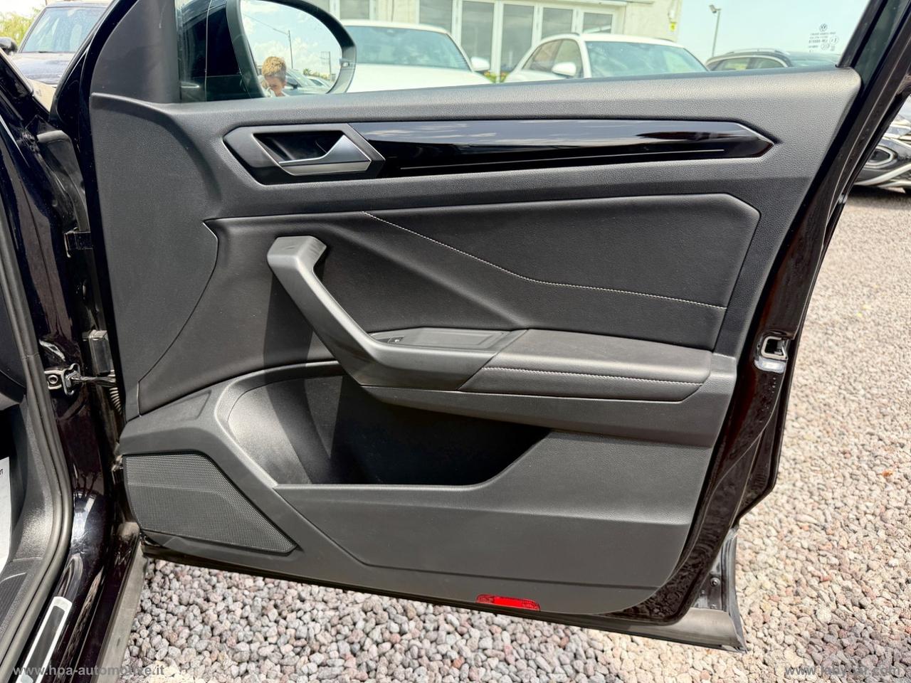 VOLKSWAGEN T-Roc 2.0TDI R-LINE Full Led Navi Pelle Iq-Light Matrix