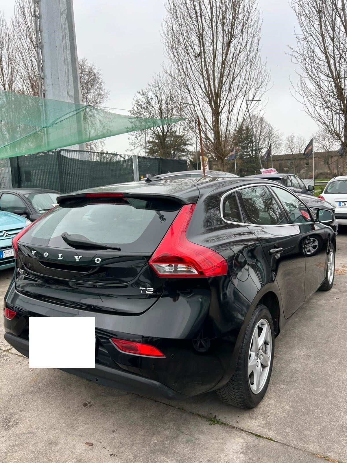 Volvo V40 T2 R-design Kinetic 2.0 Benzina ok neo patentati