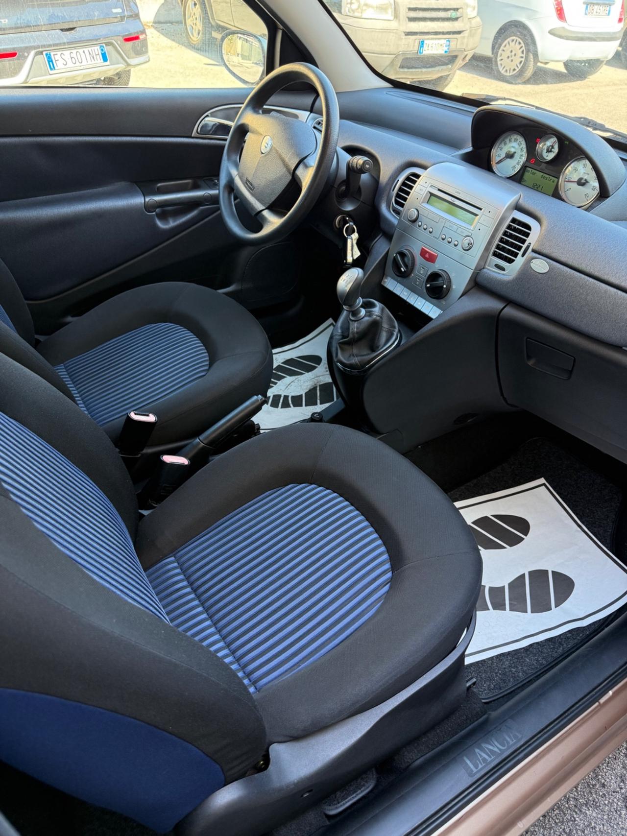 Lancia Ypsilon 1.2 Oro Bianco