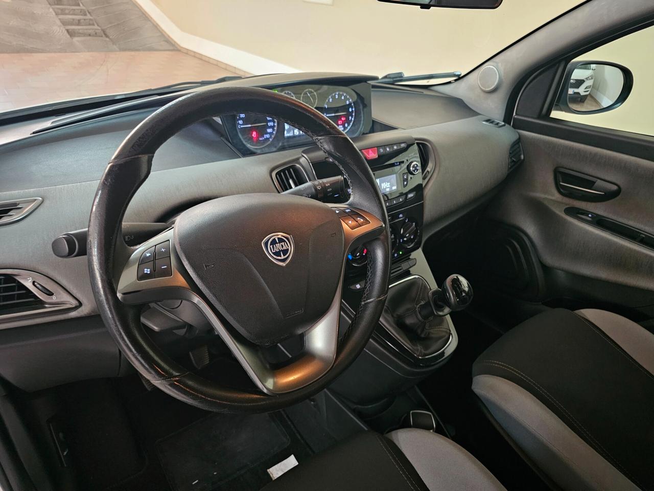 Lancia Ypsilon 0.9 TwinAir 85 CV 5 porte Metano Ecochic Gold