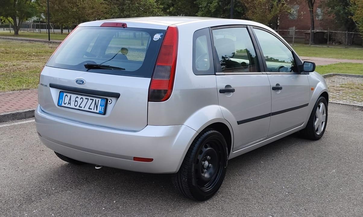 Ford Fiesta 1.4 16V 5p. Ghia