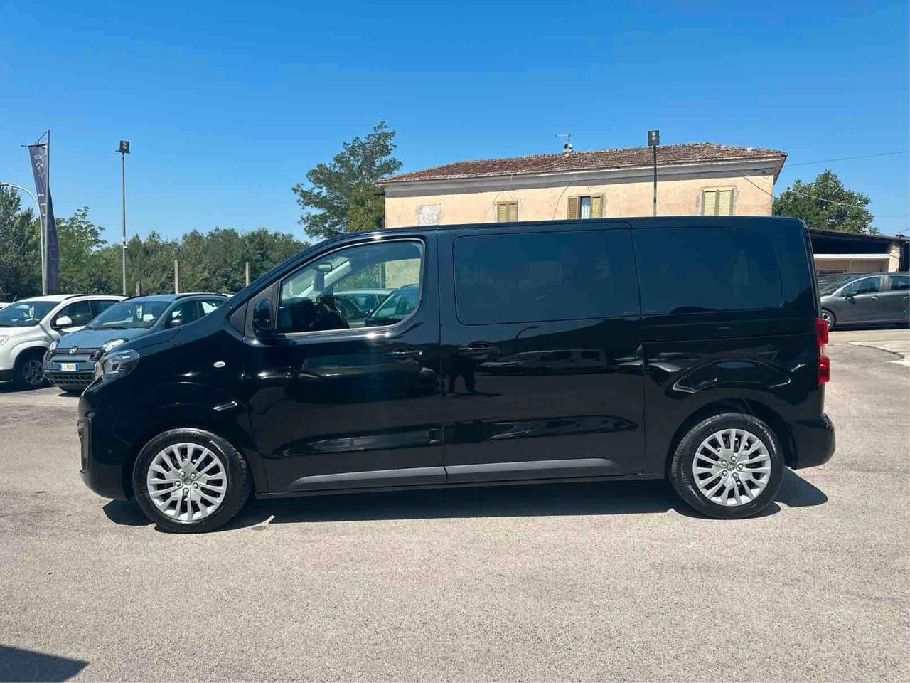 Peugeot Traveller BlueHDi 140 S&S EAT8 Standard Business