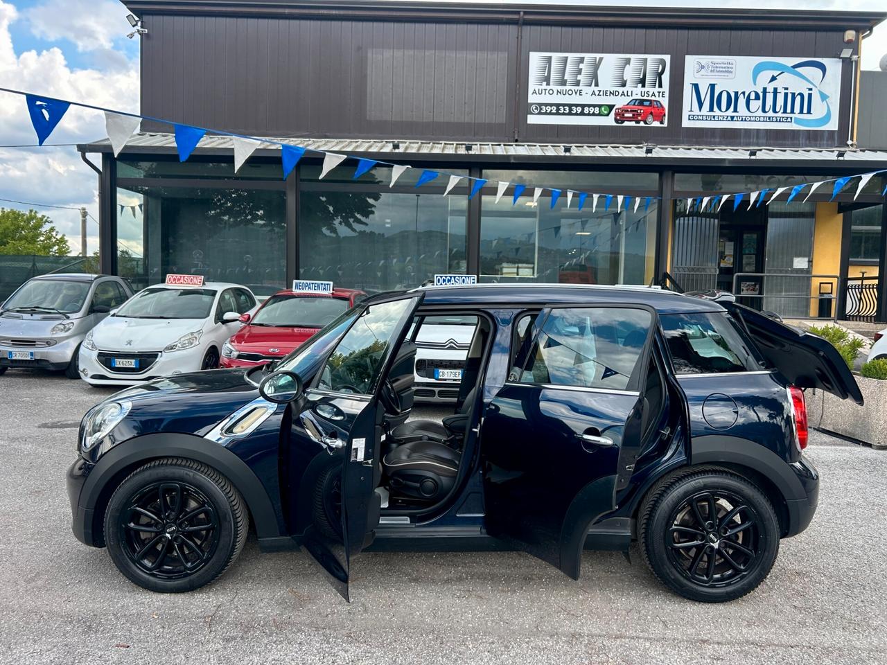" UNA CHICCA " Mini 2.0 Cooper D Countryman Automat.