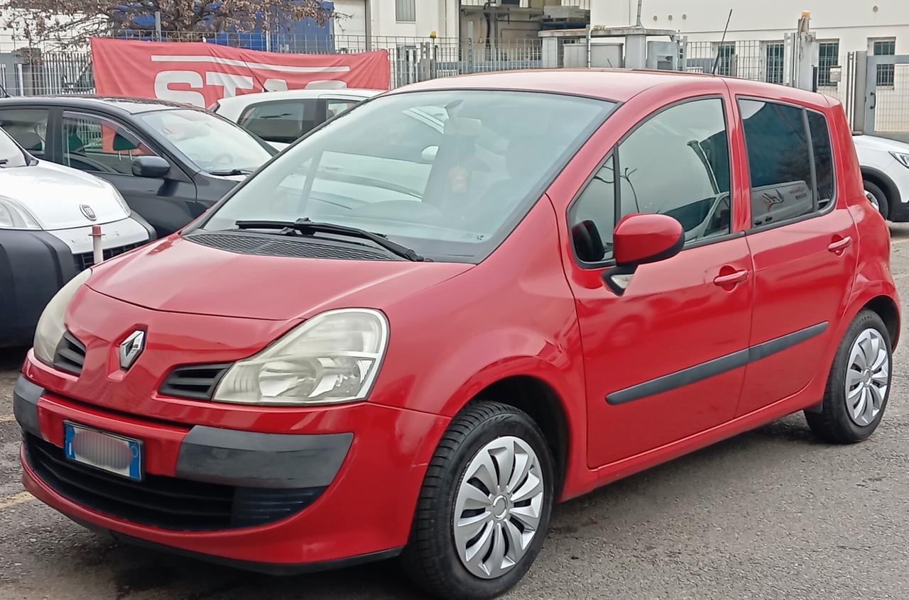 Renault Modus 1.2 16V Dynamique 2011