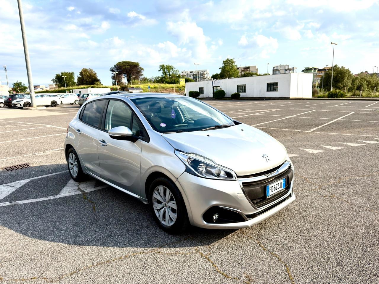 Peugeot 208 PureTech 82 5p. GPL Access