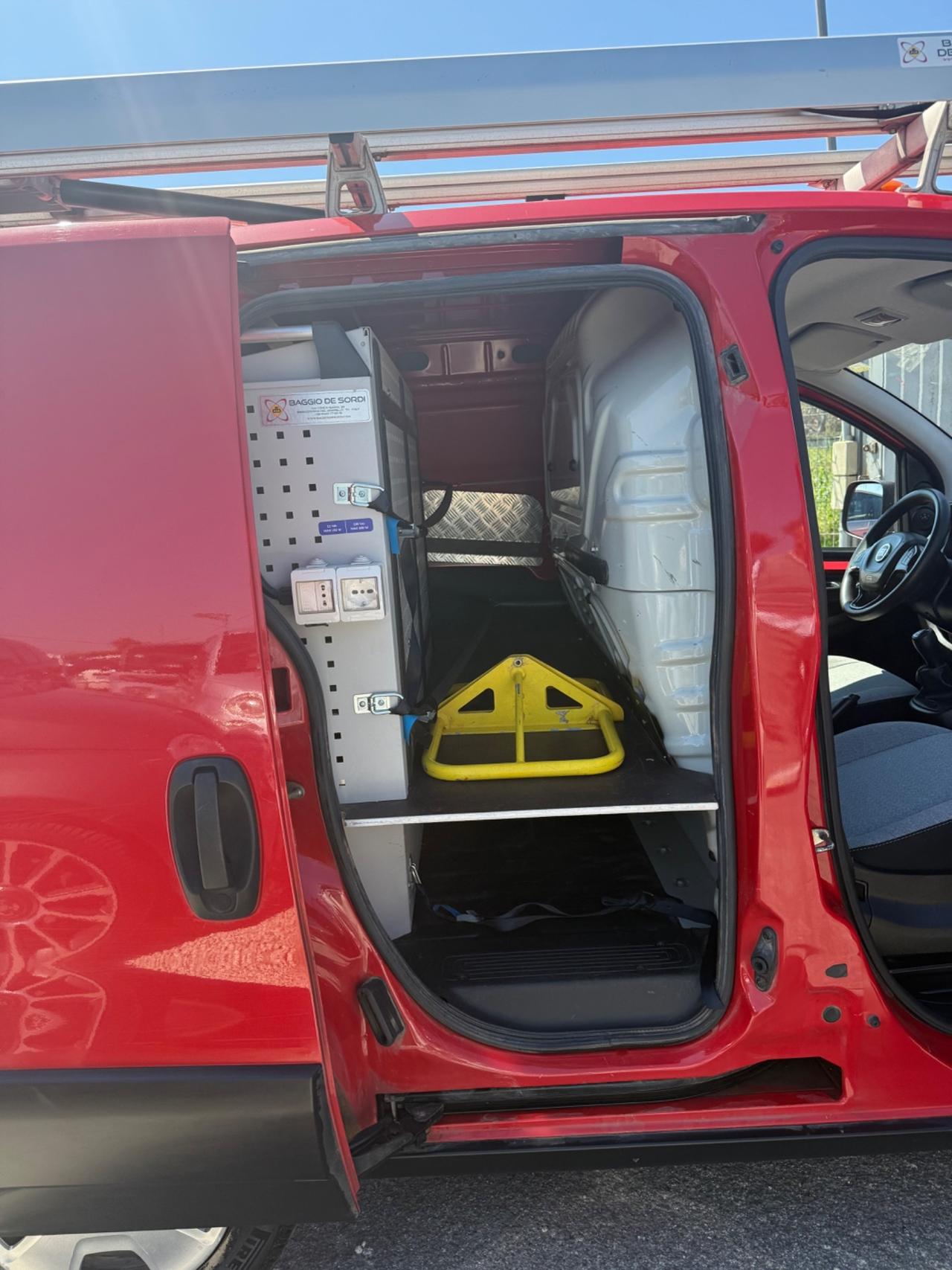 Fiat Fiorino 1.3 MJT 95CV Cargo Adventure Autocarro 2 Posti