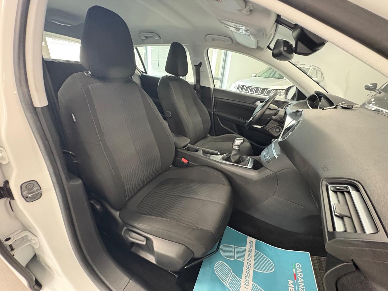 Peugeot 308 1.2 benzina 110cv 2016 neopatentati