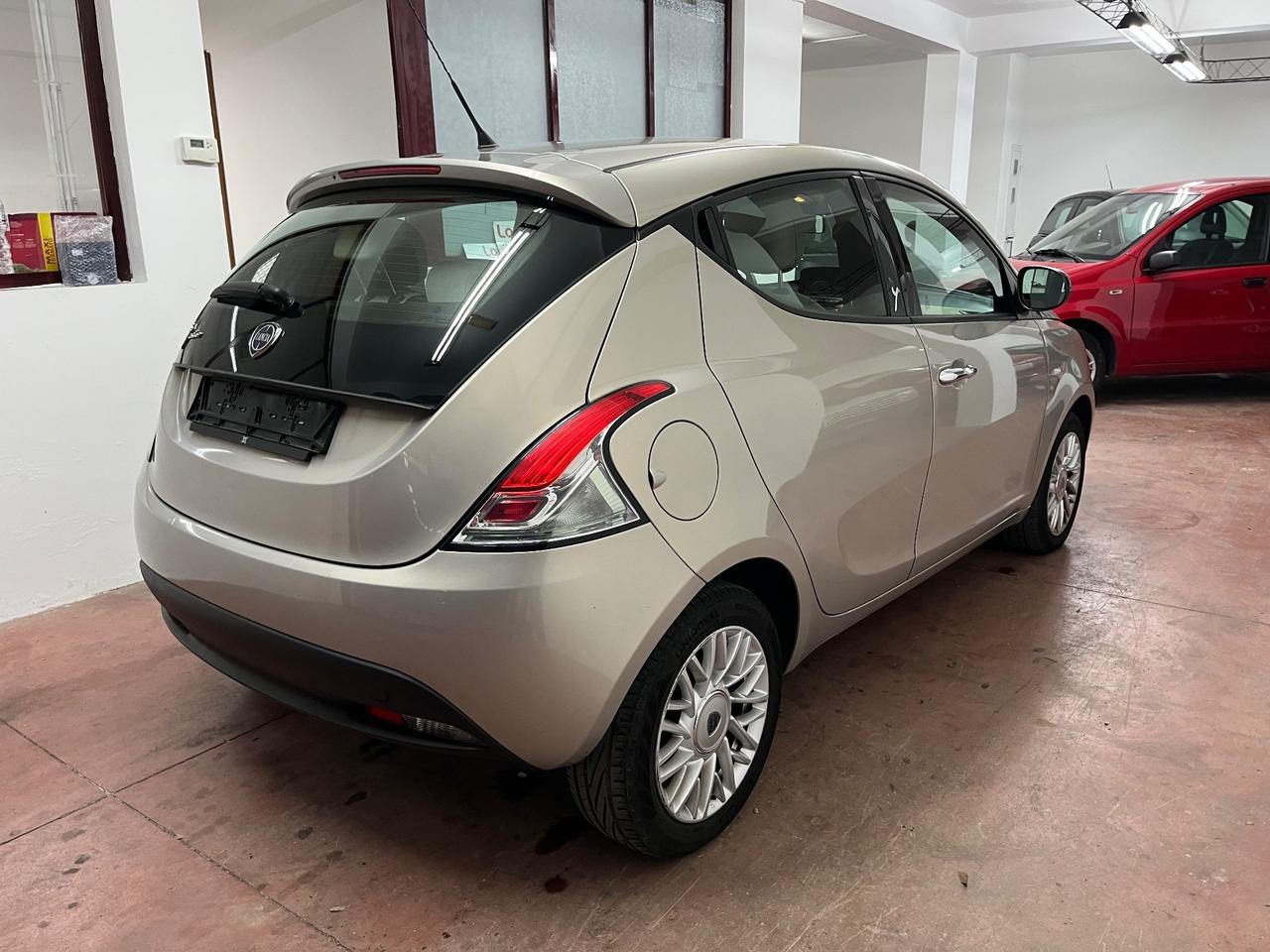 Lancia Ypsilon 1.2 - 2014