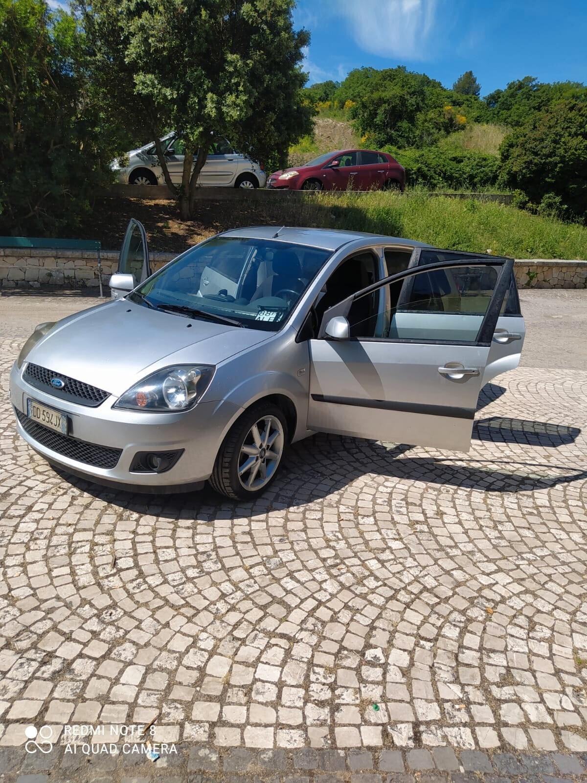 Ford Fiesta 1.2 16V 5p. Ghia