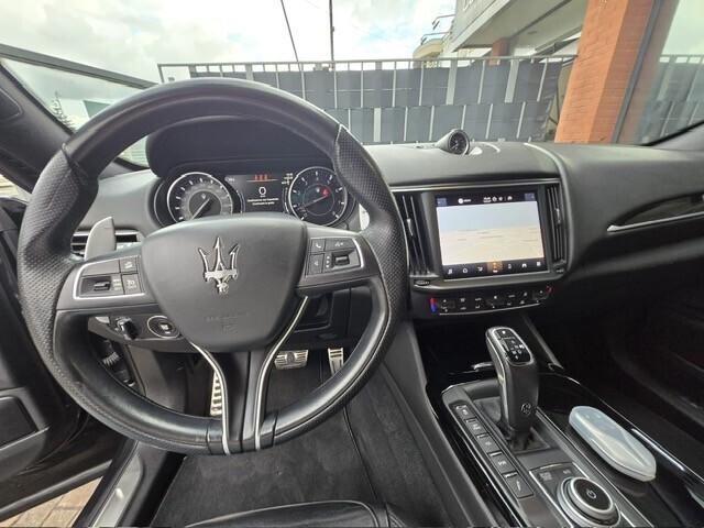 Maserati Levante V6 350 CV Q4 Gransport