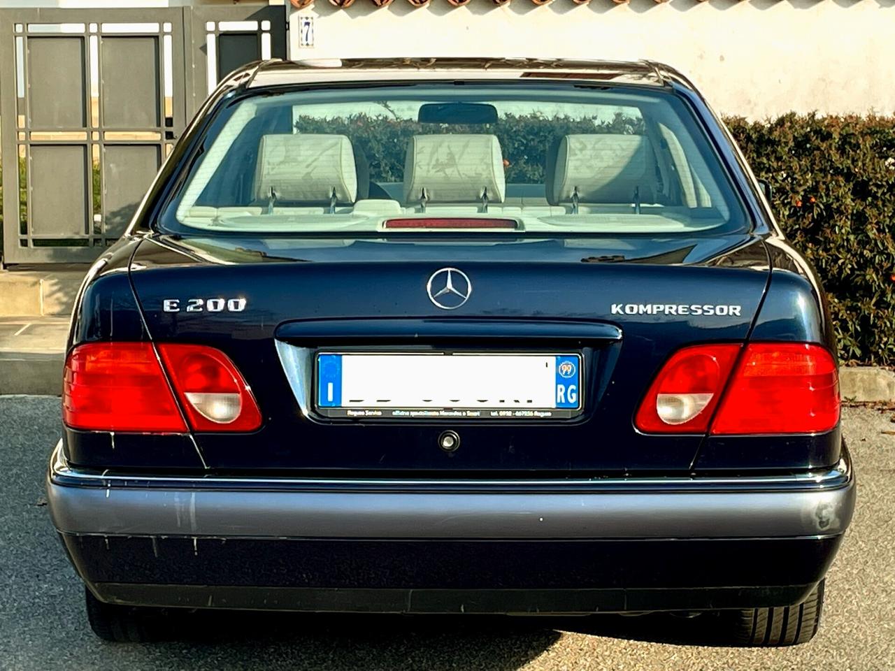 MERCEDES E200K(benzina)-U.PROPR-95000km-1999