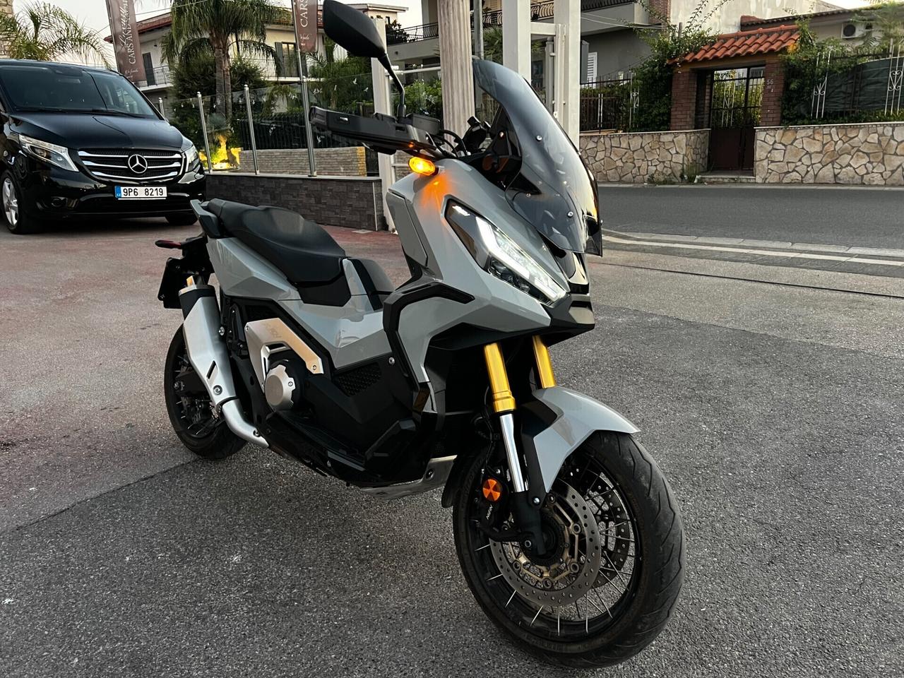 Honda X-ADV 750 Fulled- PARI AL NUOVO