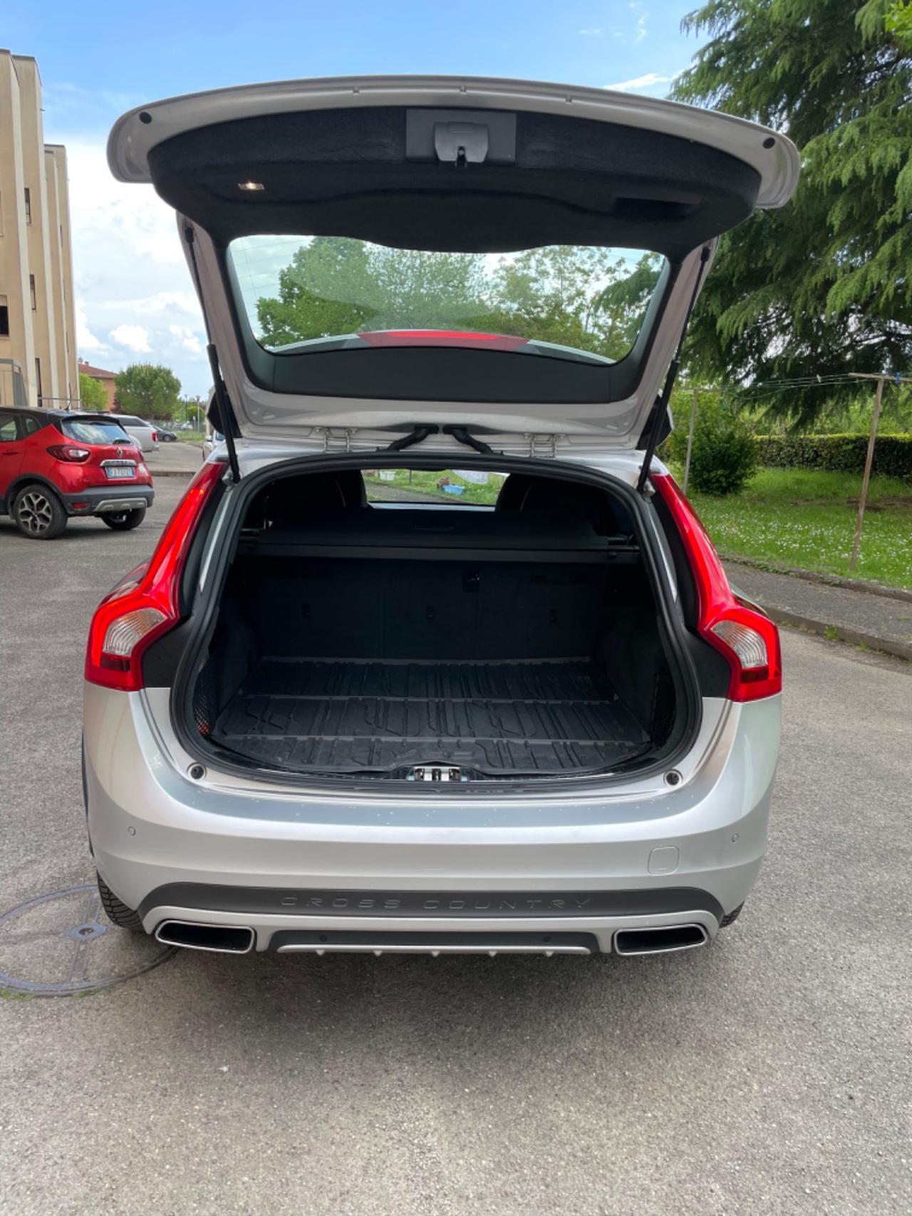 Volvo V60 Cross Country V60 Cross Country D4 AWD Geartronic Summum