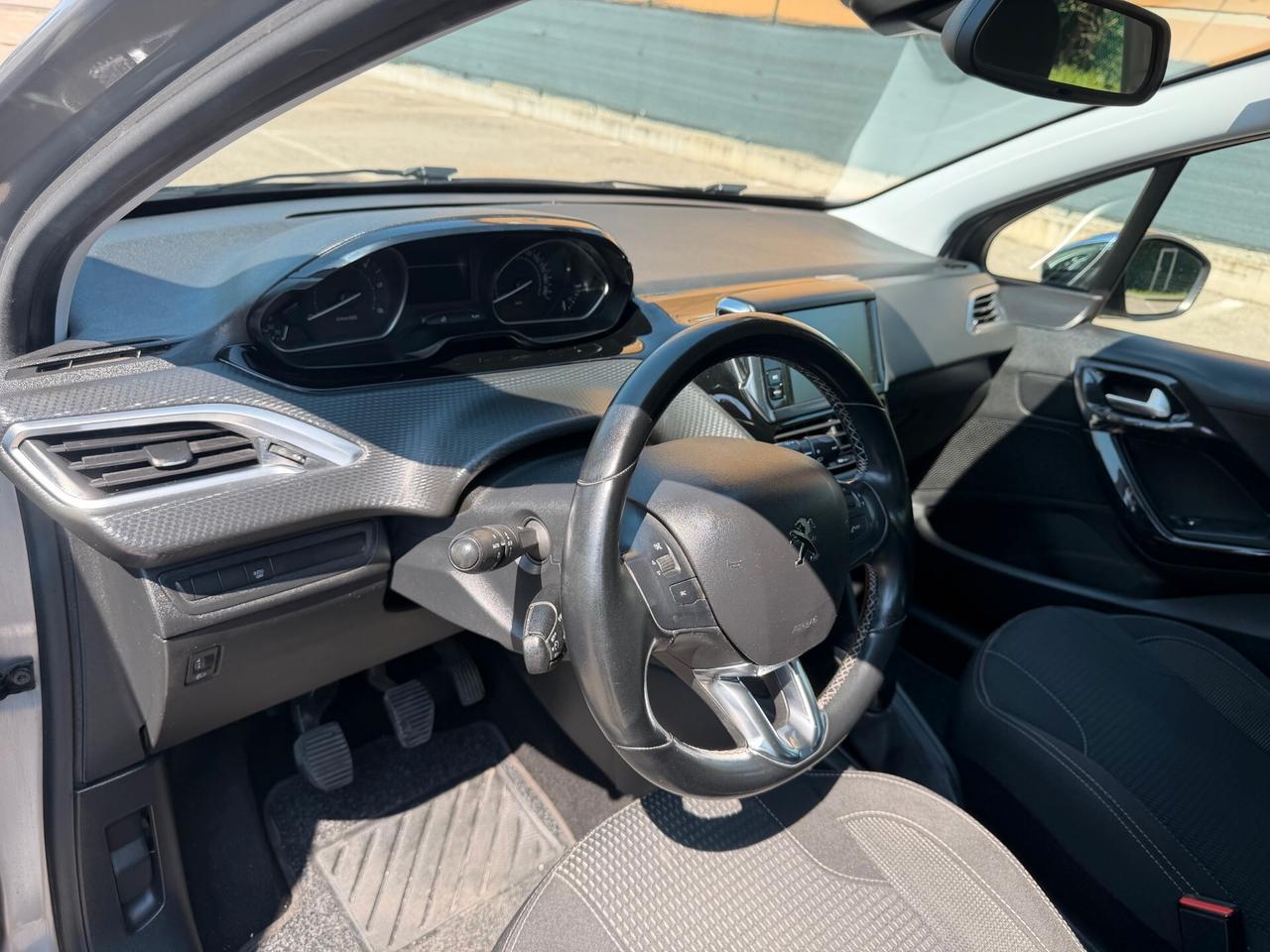 Peugeot 208 1.5 - NEOP. - NAV. - 12 MESI DI GARANZIA -