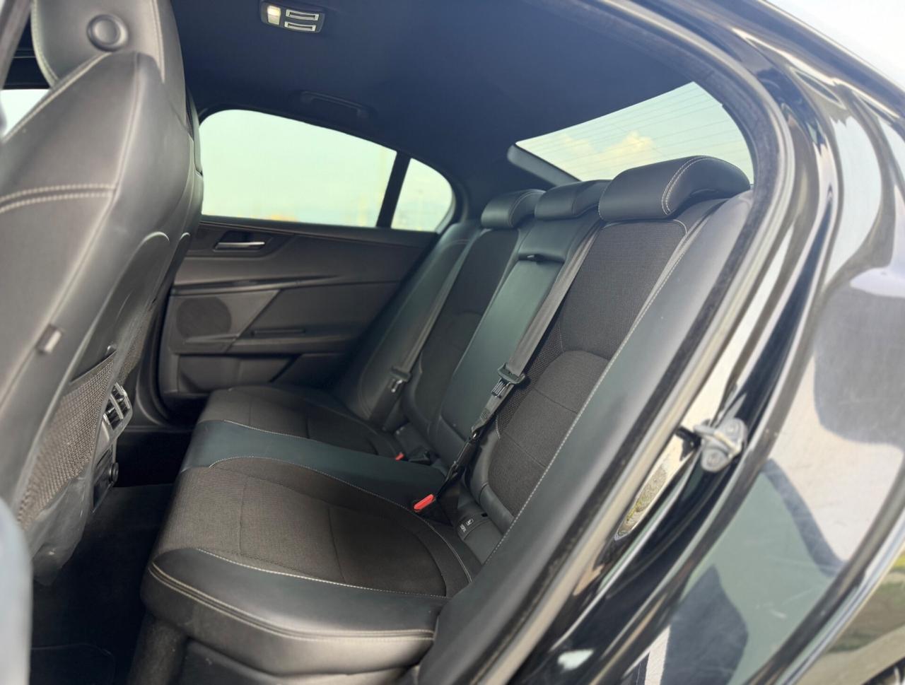 Jaguar XE 2.0 D Turbo 180CV aut. R-Sport