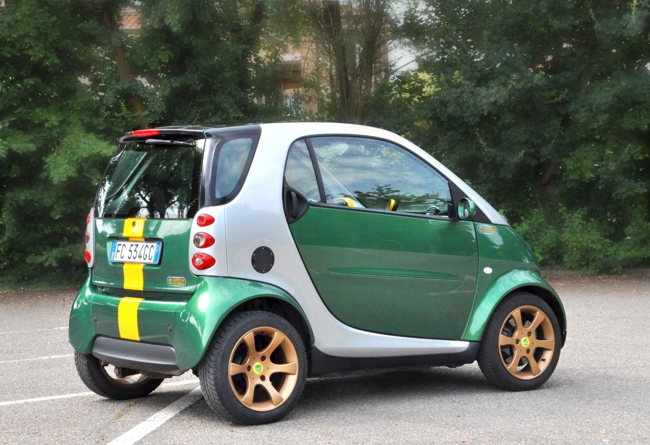 Smart Smart 700 city-coupé con Finiture Lotus Cup