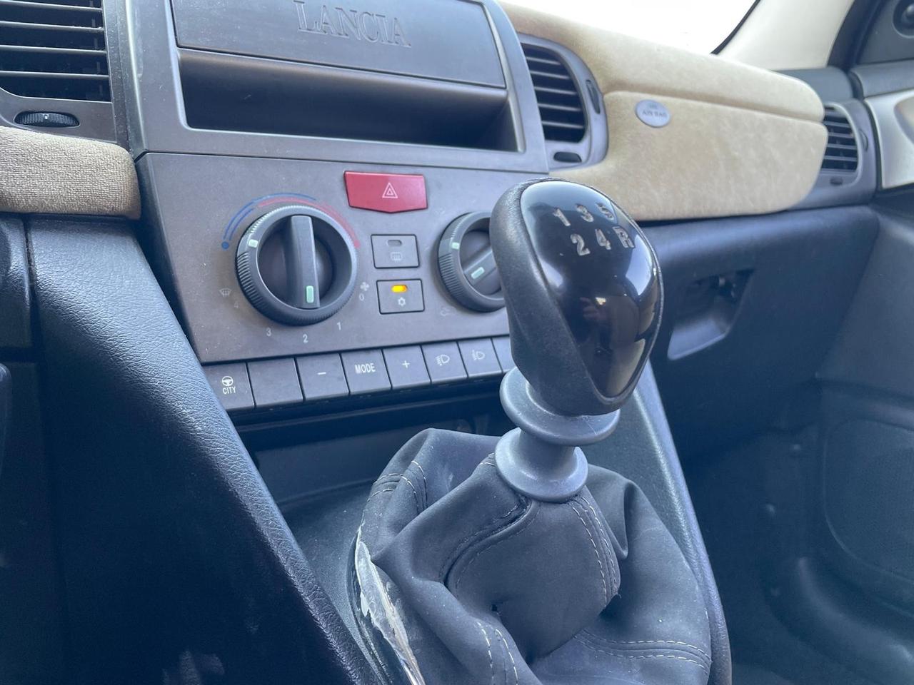 Lancia Ypsilon 1.2 BENZINA CON 169MILA KM