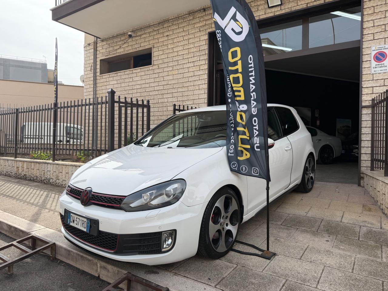 Volkswagen Golf GTI 2.0 TSI DSG 3p.