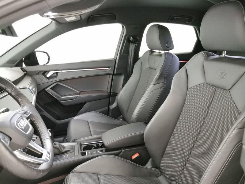 Audi Q3 Sportback 35 2.0 tdi Identity Black s-tronic