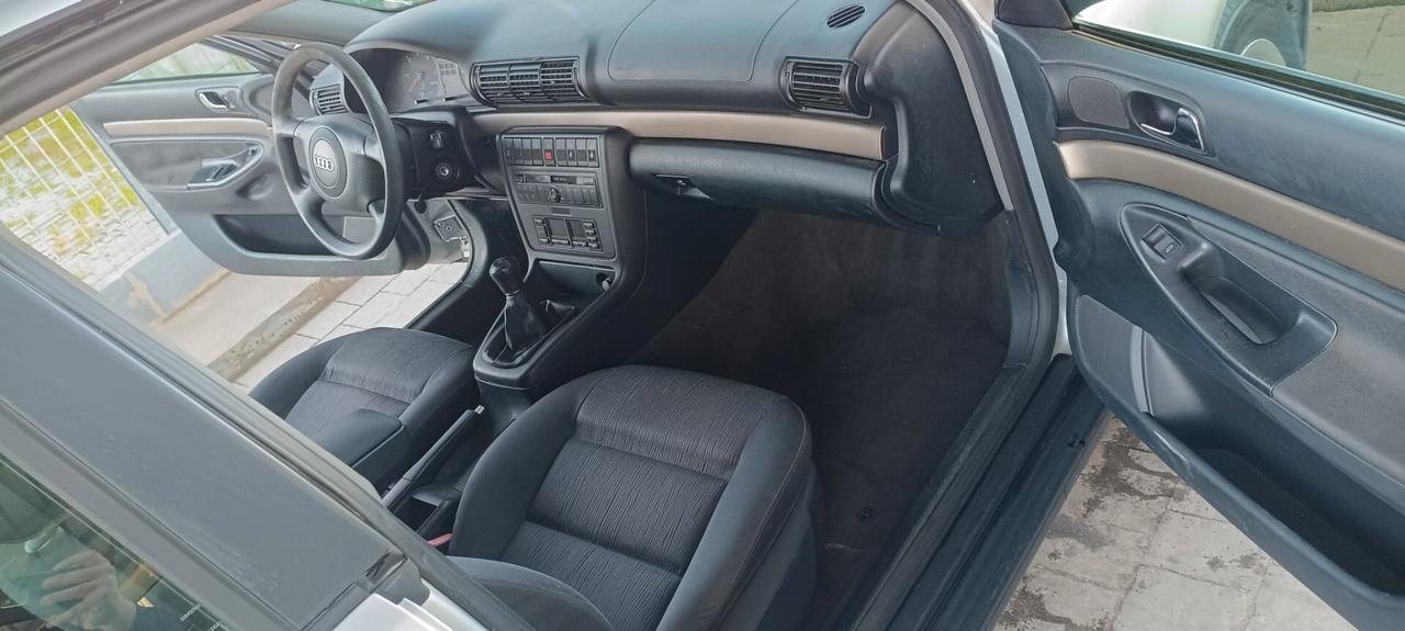 Audi A4 1.9 TDI cat Avant Advance