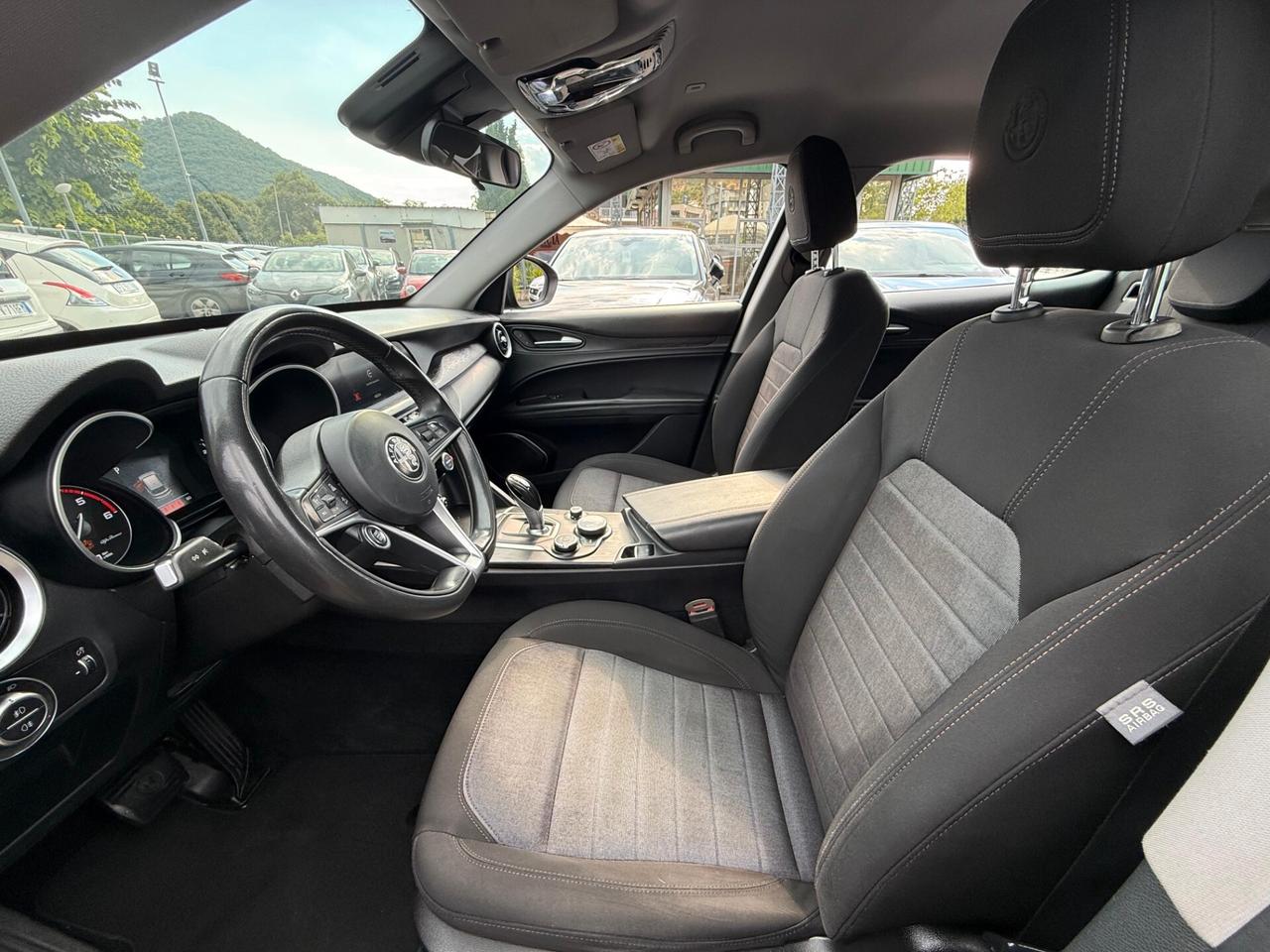 Alfa Romeo Stelvio 2.2 Turbodiesel 180 CV AT8 Q4 Business