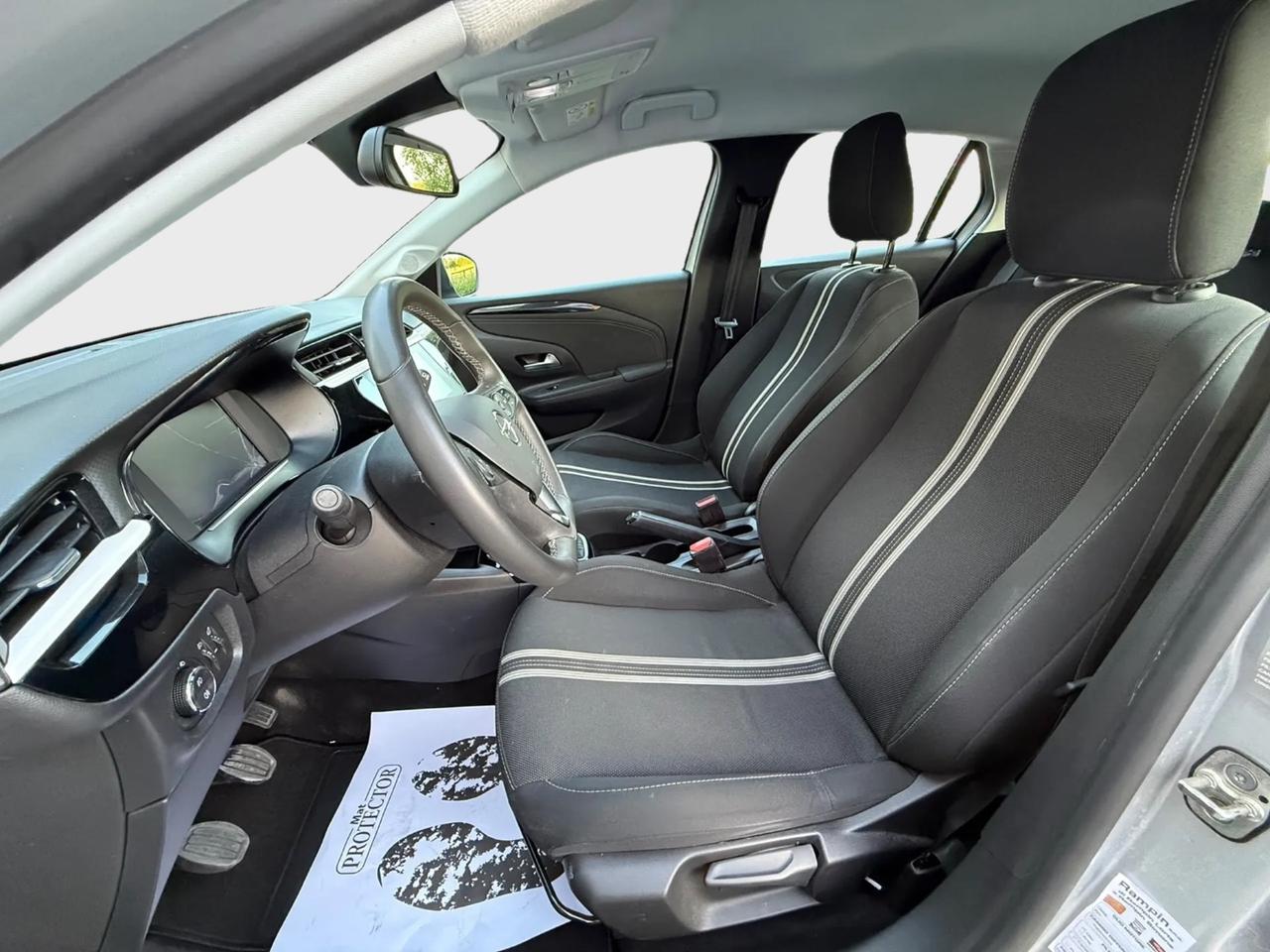 Opel Corsa elegance 1.2 benzina 2024 garanzia 12 mesi