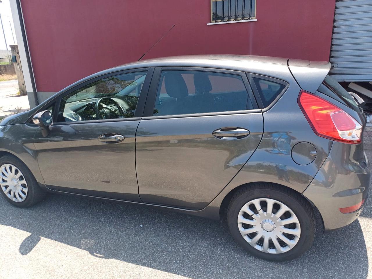 Ford Fiesta 1.5 TDCi 75CV 5 porte Black & White Edition