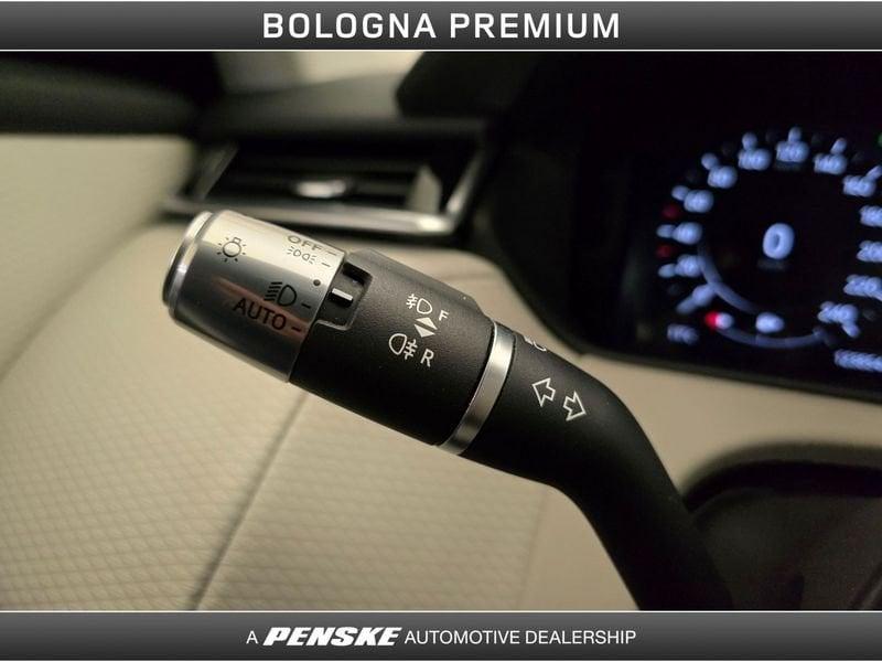 Land Rover Range Rover Velar Range Rover Velar 2.0D I4 204 CV R-Dynamic SE