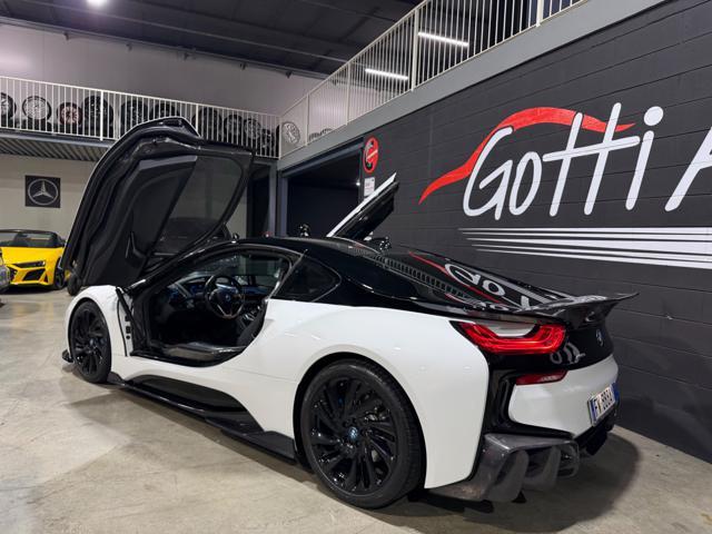BMW i8 374HP KIT CARBONIO FULL OPTIONAL